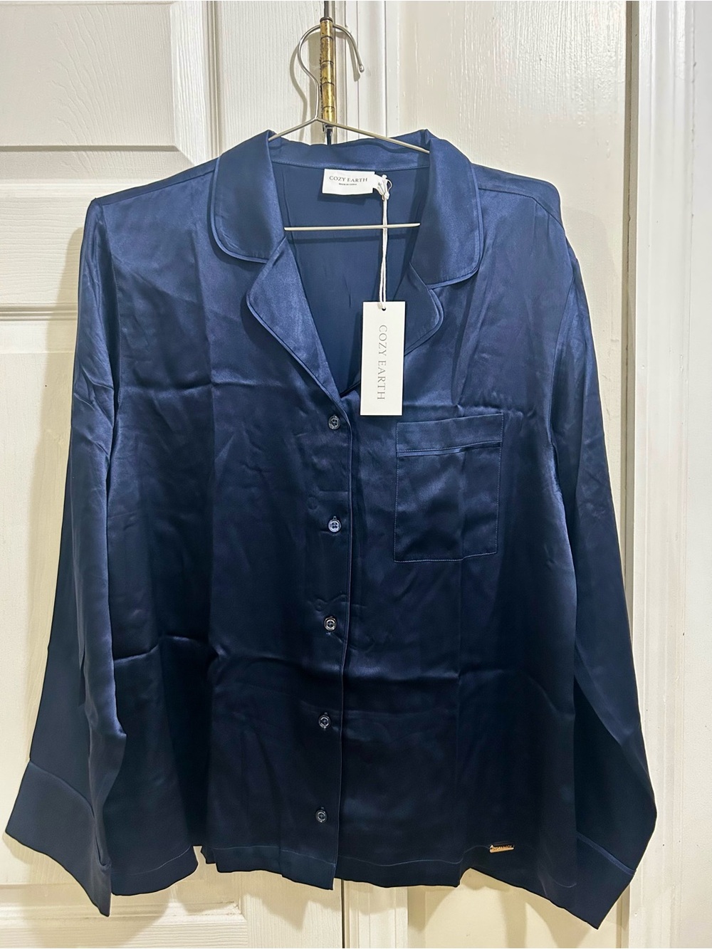 Cozy Earth Serenity Silk Long Sleeve Pajama Top in Navy Size Large NWT
